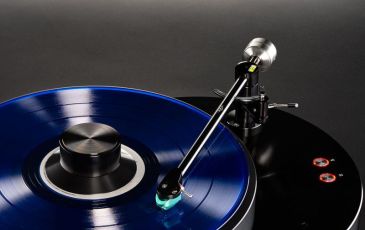 AMG Giro turntable and 9W2 tonearm